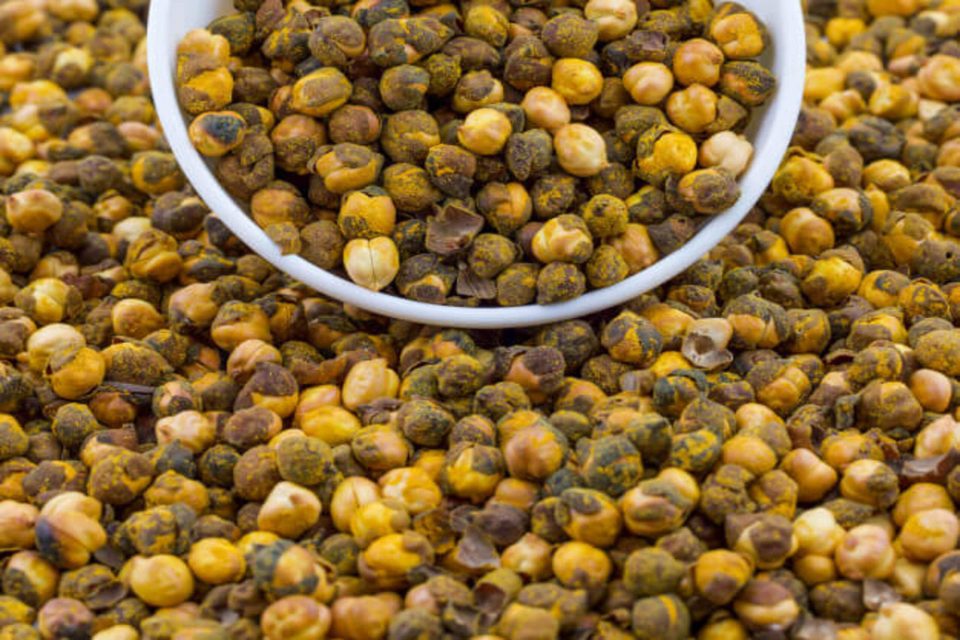 Roasted gram with skin